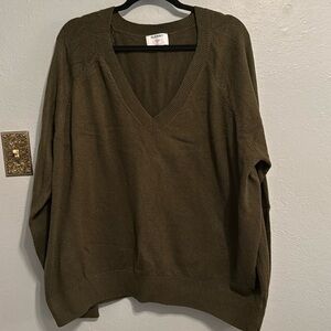 Old navy XXL tall olive green V-neck sweater